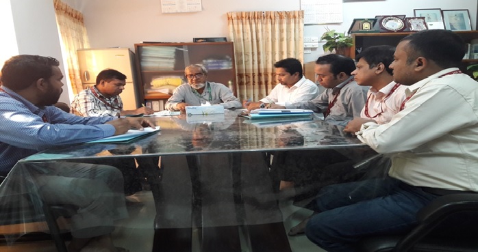 A discussion meeting between hon’ble Pro-VC & IQAC Director, with the Officers of CoE  office